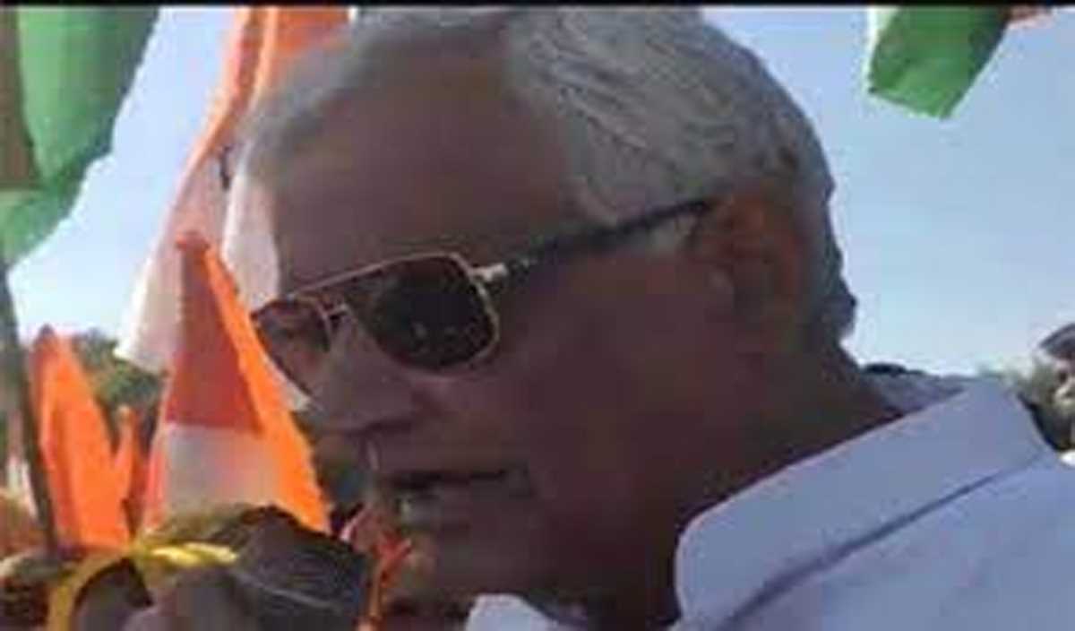 राहुल गांधी से मिलाने के आश्वासन के बाद डा किरोडी मीणा का धरना समाप्त राहुल गांधी से मिलाने के आश्वासन के बाद डा किरोडी मीणा का धरना समाप्त